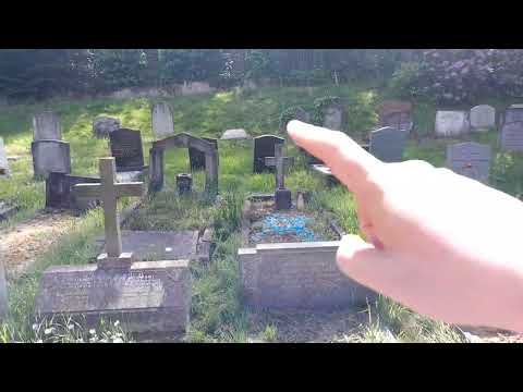 The Grave of Lady Evelyn Beauchamp - Lord Carnarvon's Daughter+ Husband Putney Vale Cemetery