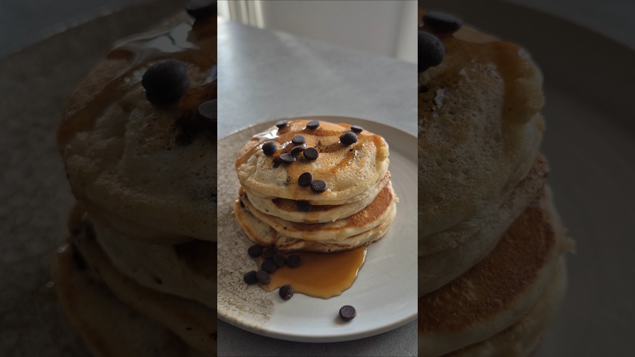 YouTube-Video: Chocolate Chip Banana Pancakes