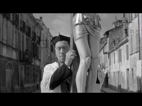 1   Le petit monde de Don Camillo   La procession