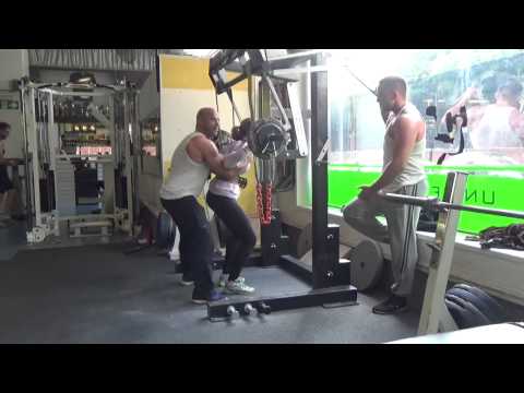 unique fitness 15 year old darcie coates squats 55kg ,2nd time squatting