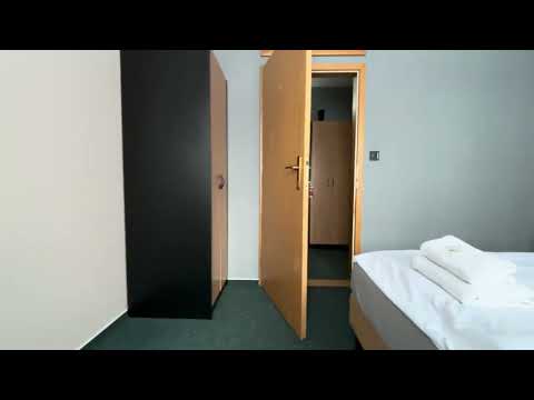 Interiér izby 16 (Room 16 tour)