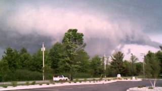 preview picture of video 'Midland, MI storm - wall cloud'