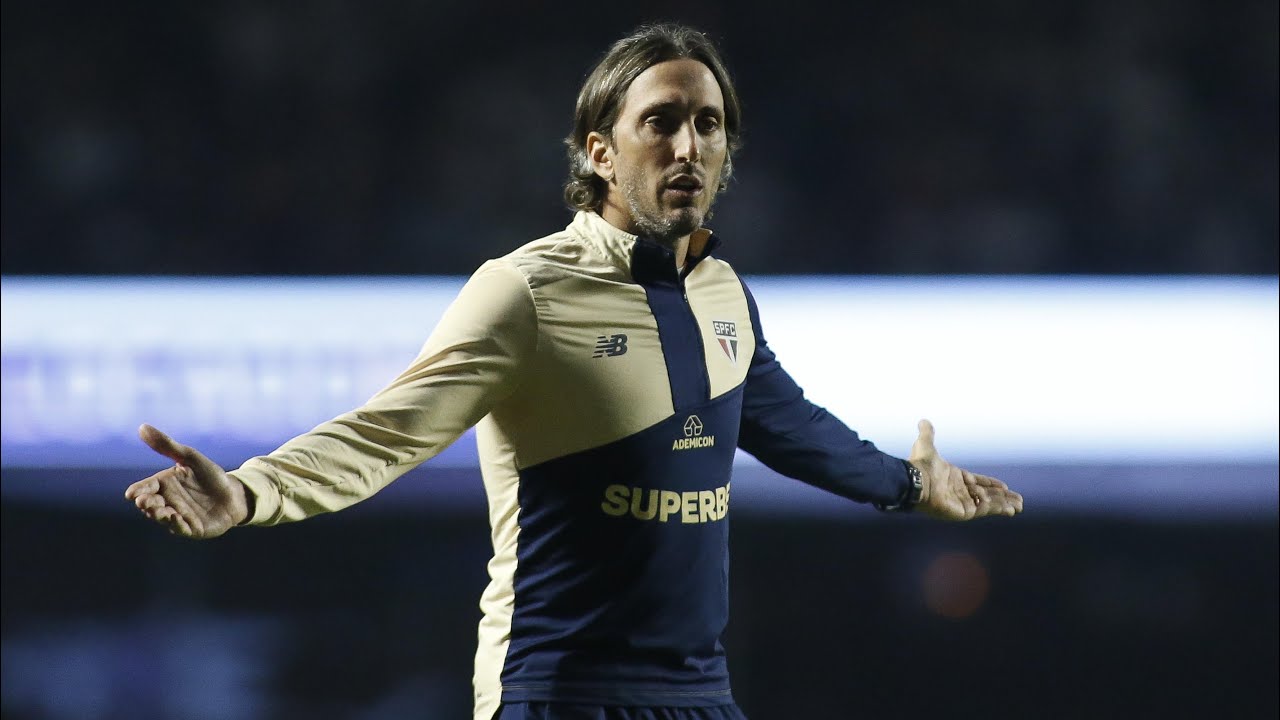 Que climinha no São Paulo, hein...