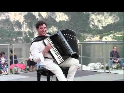PIETRO ADRAGNA 4 VOLTE CAMPIONE DEL MONDO DI FISARMONICA IN CONCERTO A RIVA DEL GARDA