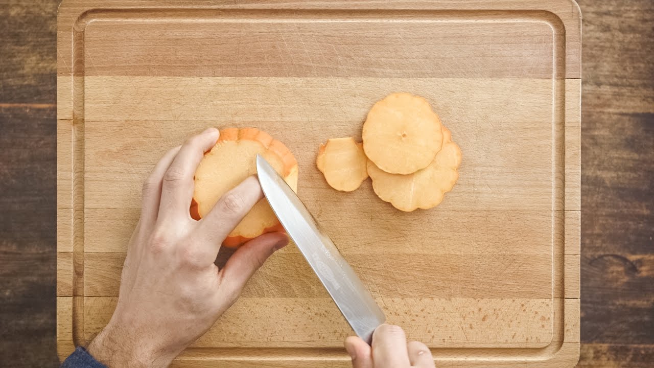Peeling a pumpkin How to peel a pumpkin fooby.ch