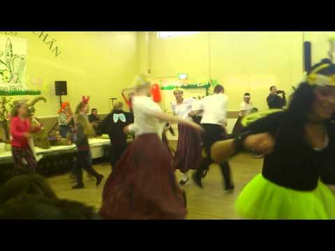 Zaķu festivāls kopā ar Pepiju Limerikā 2013 dejo "Nemiers"