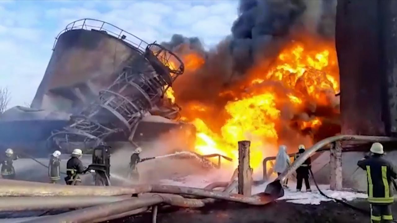 DRONE STRIKE SHAKES CRIMEA: OIL DEPOTS DEVASTATED IN HVARDIISKE AND SIMFEROPOL! || 2025