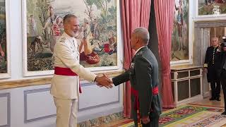 S.M. el Rey recibe en audiencia militar a un grupo de generales de división y vicealmirantes