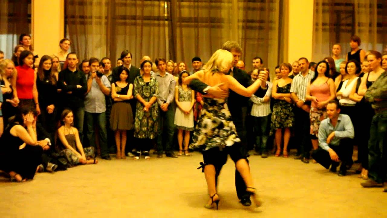 Irina Petrichenko  Radion  Khramutichev 2011 12 09 Milonga "El Calor" Moscow