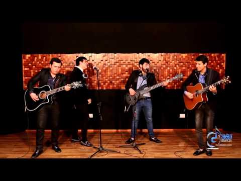 Adriel Favela a dueto con Los Del Arroyo “El Camello” en vivo