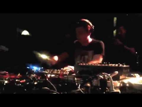 MARCO V & STEFANO PAIN & ALEX GUESTA - QUAKE- OUT SOON ,ON REVEALED REC