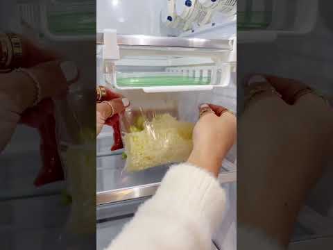 How to keep your fridge organized - Zip Lock Baggie organization hack
