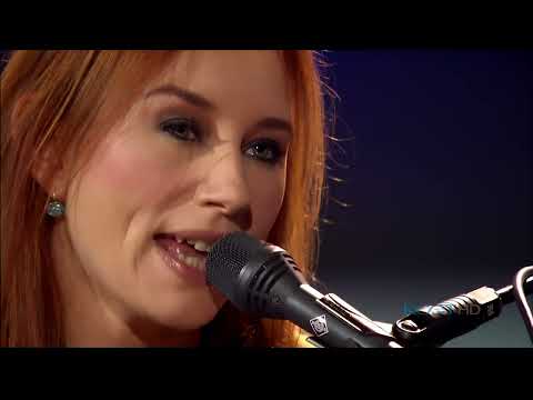 Tori Amos - Horses at PBS Soundstage  - Live in Chicago 2003  -  4K 60fps - Upscale