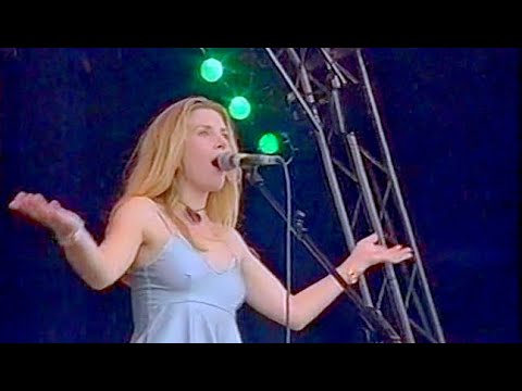 Saint Etienne - You're In A Bad Way - Glastonbury Festival HD