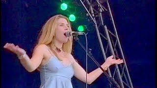 Saint Etienne - You&#39;re In A Bad Way - Glastonbury Festival HD