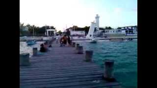 preview picture of video 'Vaguemos por Puerto Morelos, un Pueblo de Pescadores'