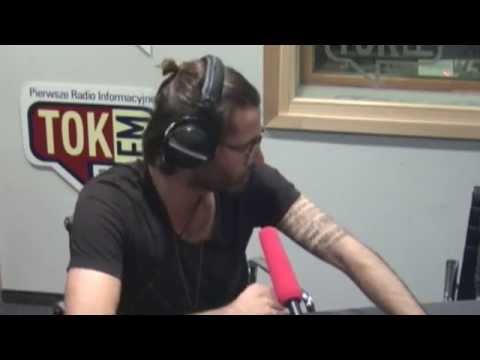 What does the tattoo on Radzimir Dębski's arm represent?