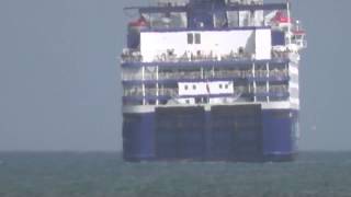 preview picture of video 'Irish Ferries. Panasonic HC-V520 Zoom Test.'