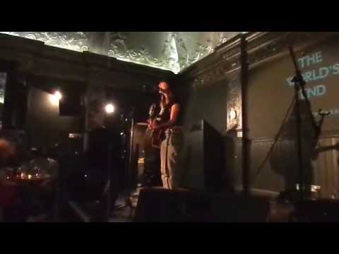 Sarah Howells (Paper Aeroplanes) @ The World's End, Finsbury Park, 03/08/14