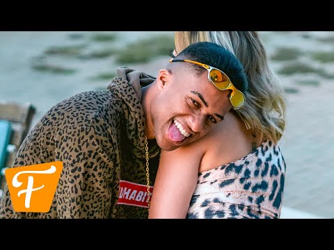 MC Dennin - Casa do Seu Zé (Official Music Video)