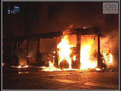 Marcha mapuche finalizó con incidentes en Santiago