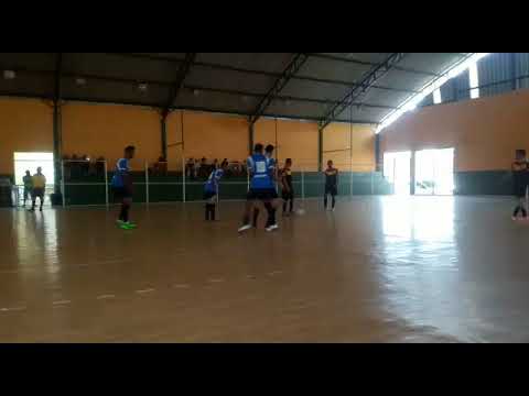 golaço no futsal de letra