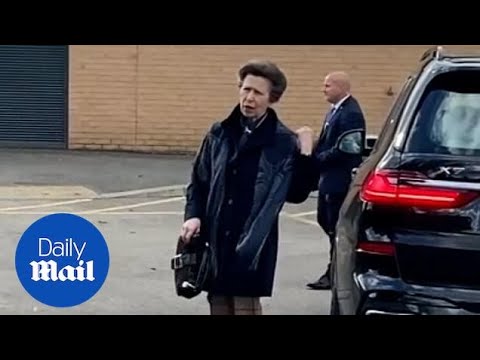 Funny moment Princess Anne surprises pair of excited Royal fans