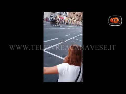 immagine di anteprima del video: Ivrea, San Savino 2019 - Venerdi 5 luglio, sfilata delle carrozze