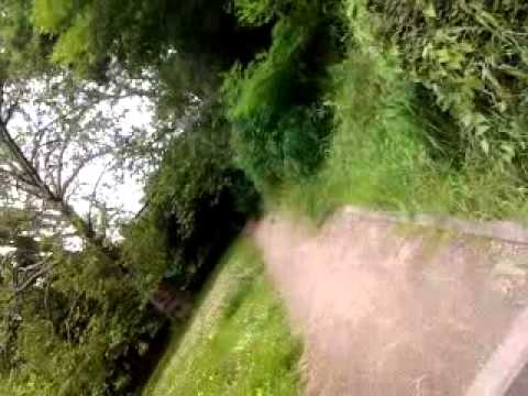 Elle court vite la pédale!