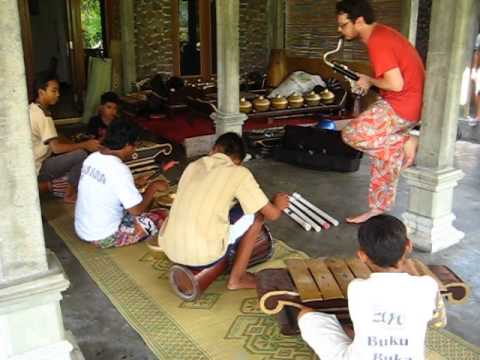 Tlatah Bocah & Arrington de Dionyso- Gamelan and Bass Clarinet on Mount Merapi