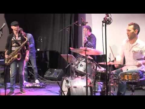 Benedikt Brynleifsson og Eyland - Trommarinn 2011