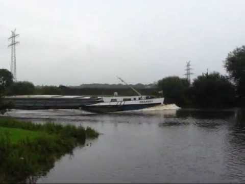 Vorbeifahrt Binnenschiff Delphin GMS 04009040 zu Berg auf der Hunte beim WSA Oldenburg