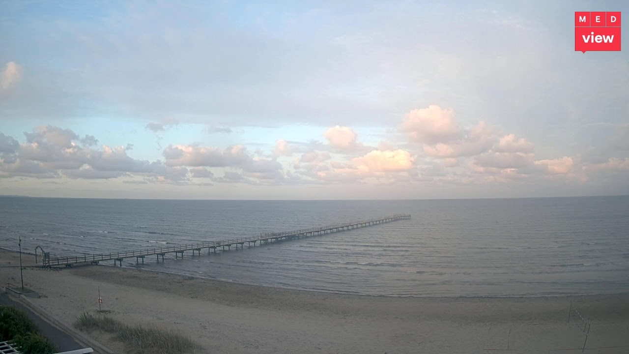 Live webcam view of Skrea Strand and Sea Pier