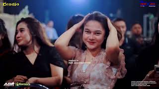 Download lagu D'RADJA - SEPHIA - BUNGA PERMATA | HAPPY WEDDING ANDRE & MONICA - JOBOKUTO JEPARA mp3 Download lagu D'RADJA - SEPHIA - BUNGA PERMATA | HAPPY WEDDING ANDRE & MONICA - JOBOKUTO JEPARA mp3