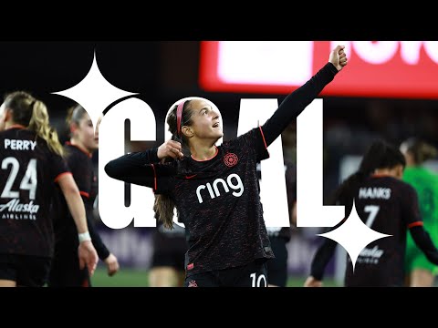 GOAL | Deyna Castellanos Cleans Up