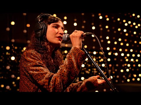 Karen y Los Remedios - Plexo Lunar (Live on KEXP)