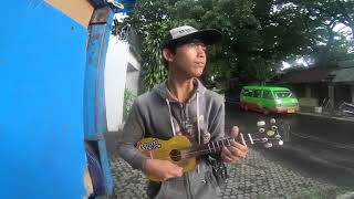 Download lagu Pengamen jalanan cover lagu Zona Nyaman mp3