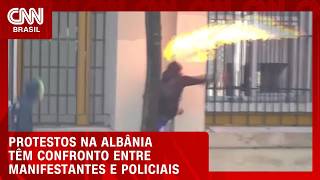 Vídeo: Albânia registra protestos violentos, com confronto entre manifestantes e policiais | CNN AGORA
