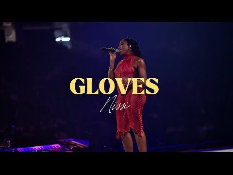 NISSI - Gloves live performance, New York 2025