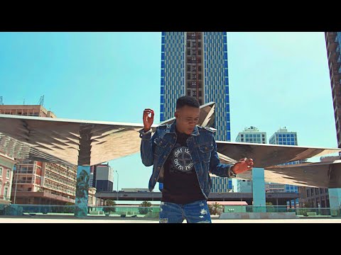 Adelásio Muangolé - Manda o Diploma (feat. Puto Português) [Official Video]