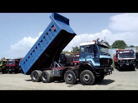 Mercedes 3538 Blue in operation with tipping moves