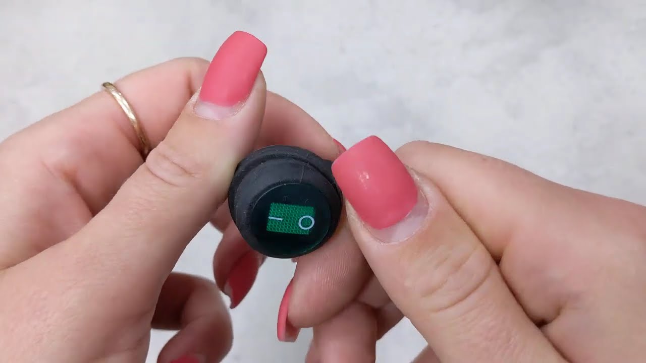 Переключатель АСКО-УКРЕМ KCD1-8-101WN GR/B 1-клавишный круглый с защитой зеленый A0140040078