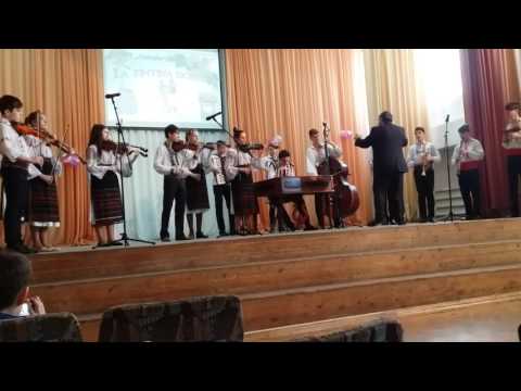 Orchestra "Moştenitorii", conducător Nichita Comendant, liceul "O.Ghibu, Chişinău, 2016.