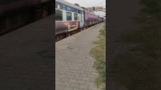 preview picture of video 'Rajyarani Express overtaking Triveni express'