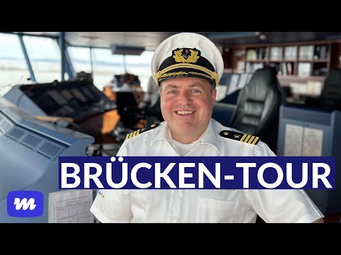 AIDA-Kapitän zeigt seine Brücke - mit Kapitän Manuel Pannzek auf AIDAmar