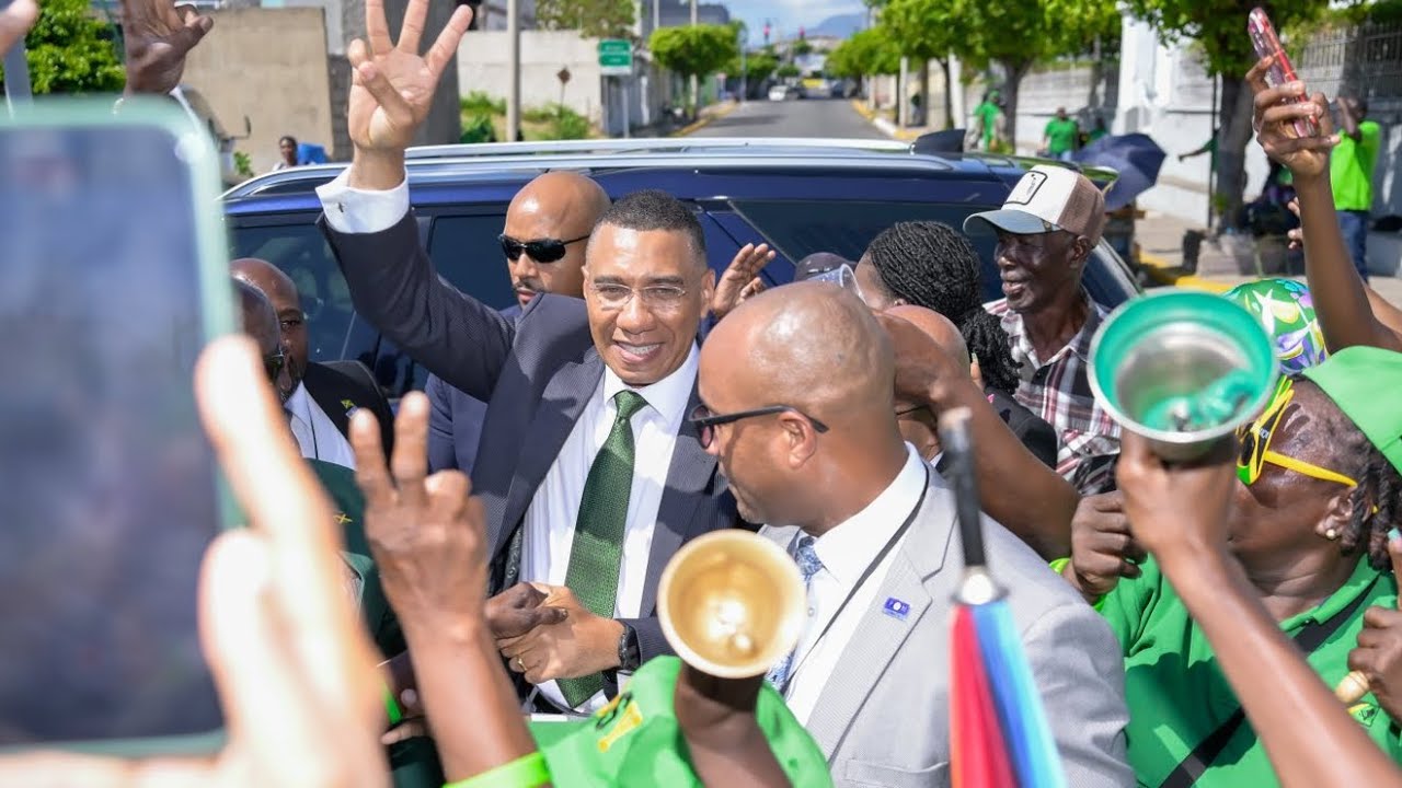Shocking Andrew Holness Budget presentation make mark Golding Ran out of the parliament ! #jlp