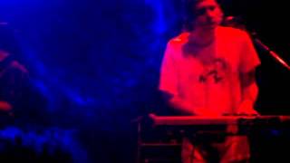 Sleeping Giants - 100 Monkeys