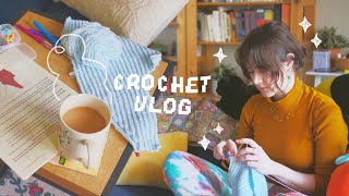 how much can i crochet in a week?! ♡ crafty vlog (ft. my very affectionate cats)