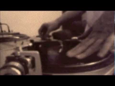 Doc Reevez on the Turntables Scratch