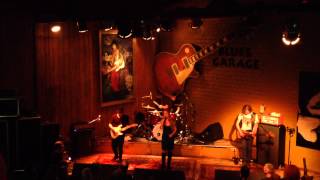 Layla Zoe - The Lily